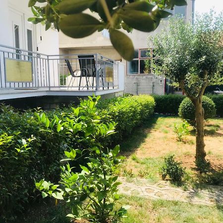 Bond With Private Parking Apartment Zadar Exterior photo