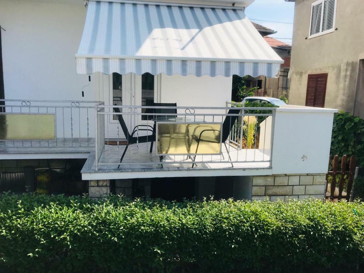 Bond With Private Parking Apartment Zadar Exterior photo